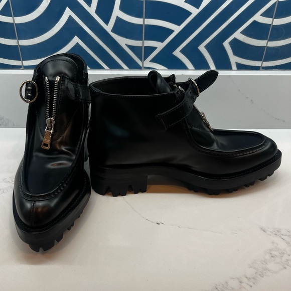 Prada Booties, worn twice. Brand new! - Picture 5 of 6